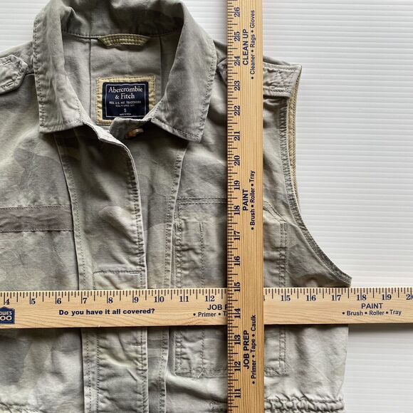 Abercrombie & Fitch Vest Womens Small Green Camouflage Snap Pockets Cinch Waist - Picture 13 of 13